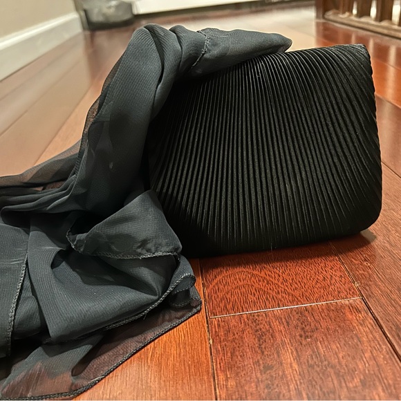 Handbags - Evening Bag and Shawl